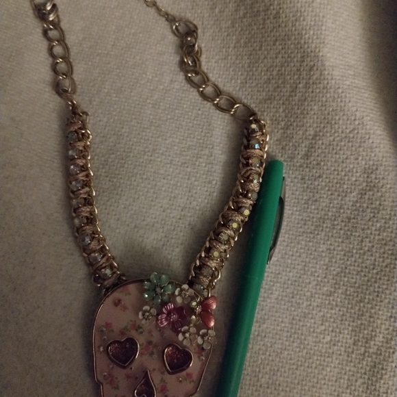BETSEY JOHNSON Floral Skull Pendant Necklace - Picture 5 of 6